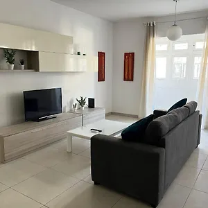 Superb 3br Close To Seafront Appartamento
